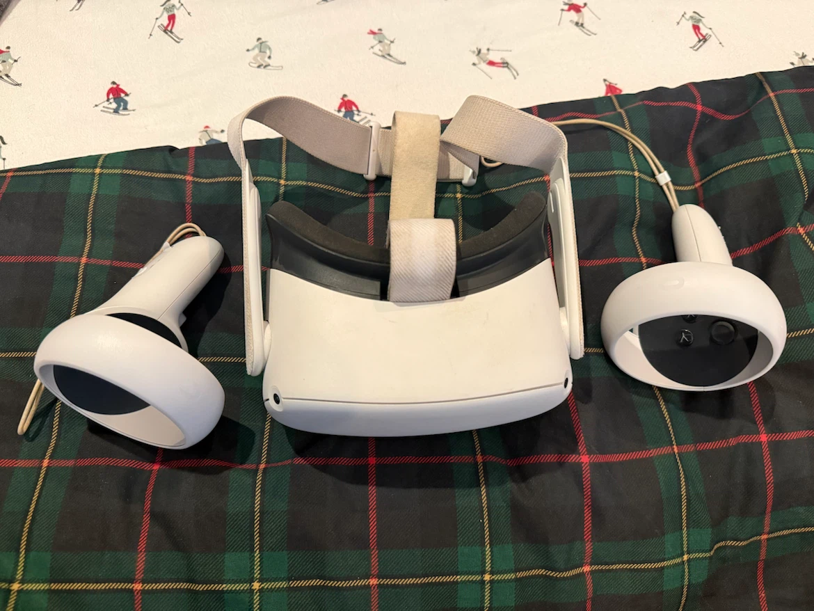 Meta Quest 2 All-In-One VR Headset - 128GB (With Controllers)