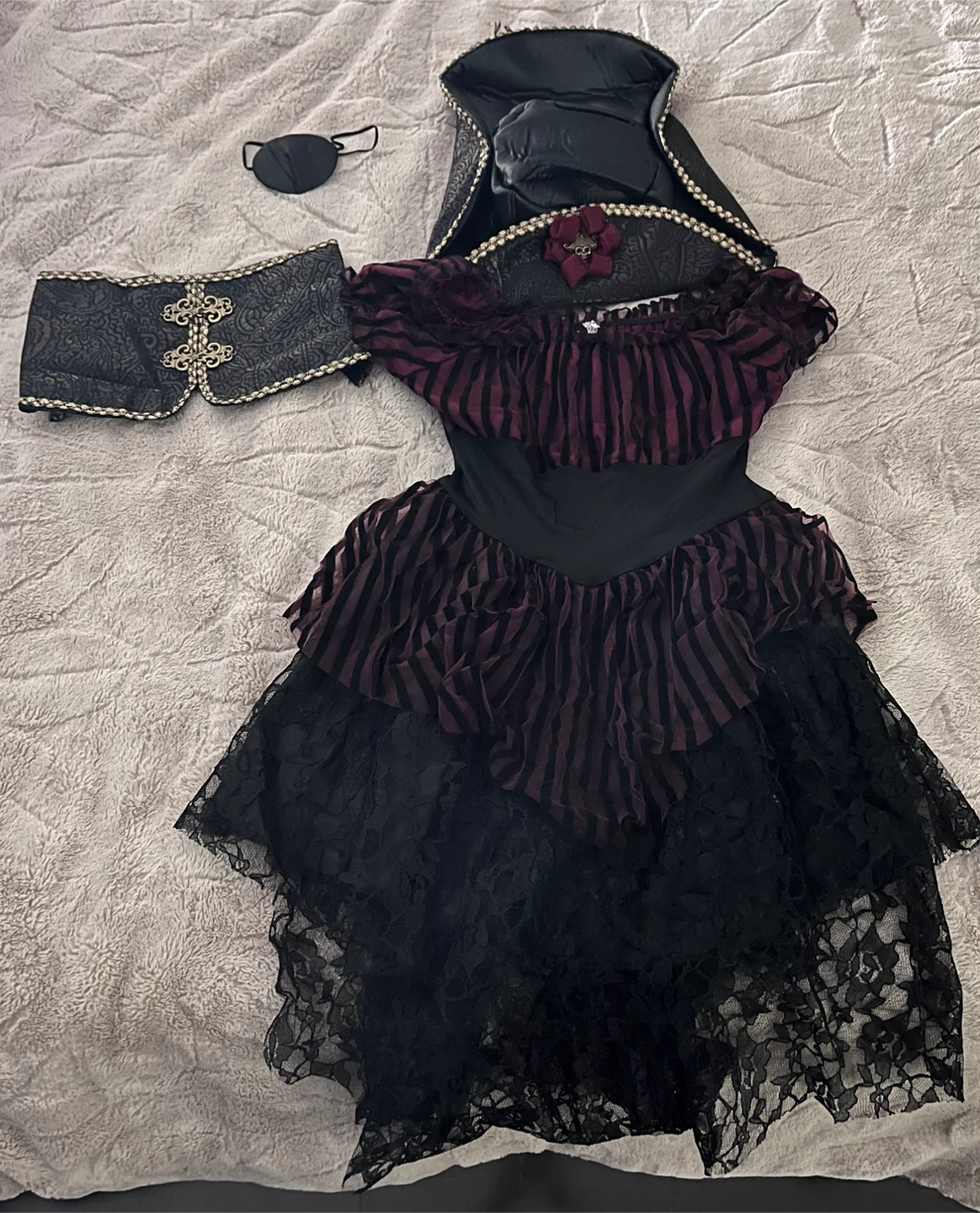 Spirit Halloween Buccaneer Beauty Costume Child Medium 8-10 - photo 4