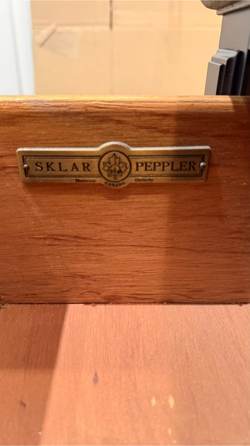 Pair of Refurbished Sklar Peppler Solid Wood Nightstands - photo 4