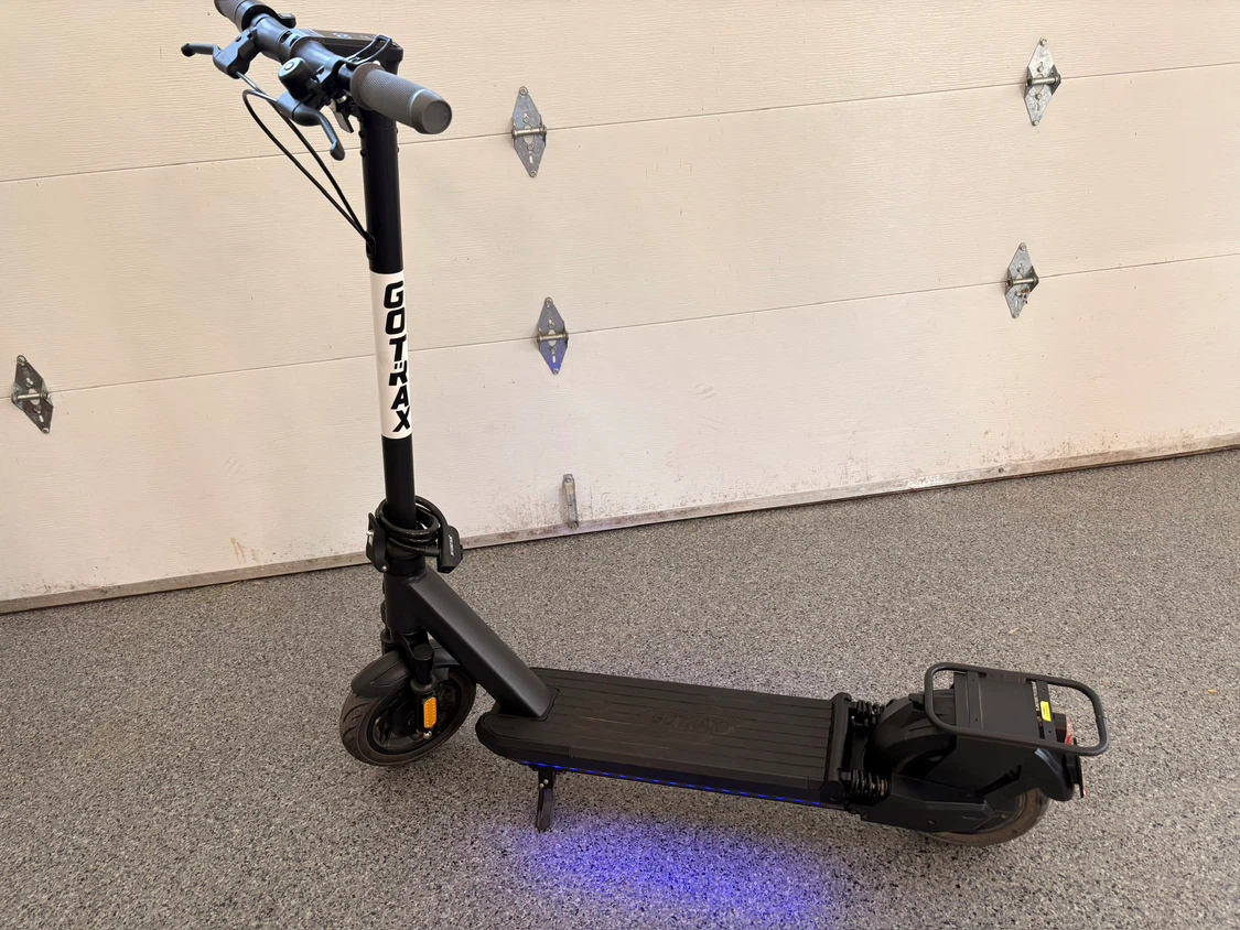 Gotrax Electric Scooter - photo 3