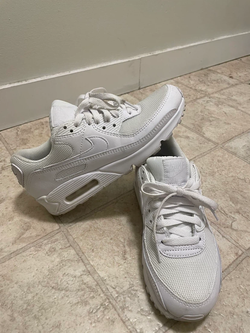 Nike Air Max 90 White Sneakers Size 7.5