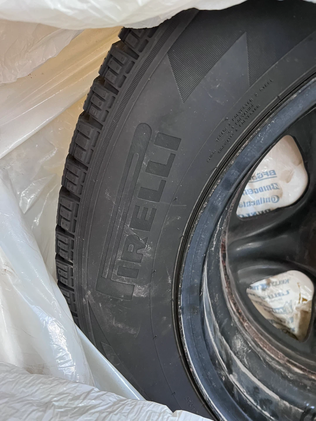 4 Pirelli Ice Zero Studless Tires 225/65R17 - photo 3