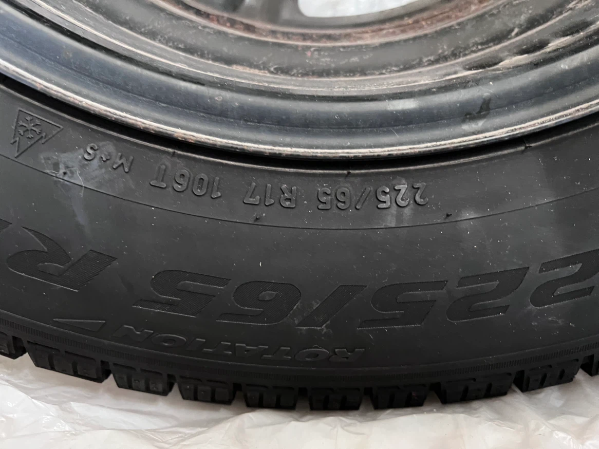 4 Pirelli Ice Zero Studless Tires 225/65R17 - photo 4