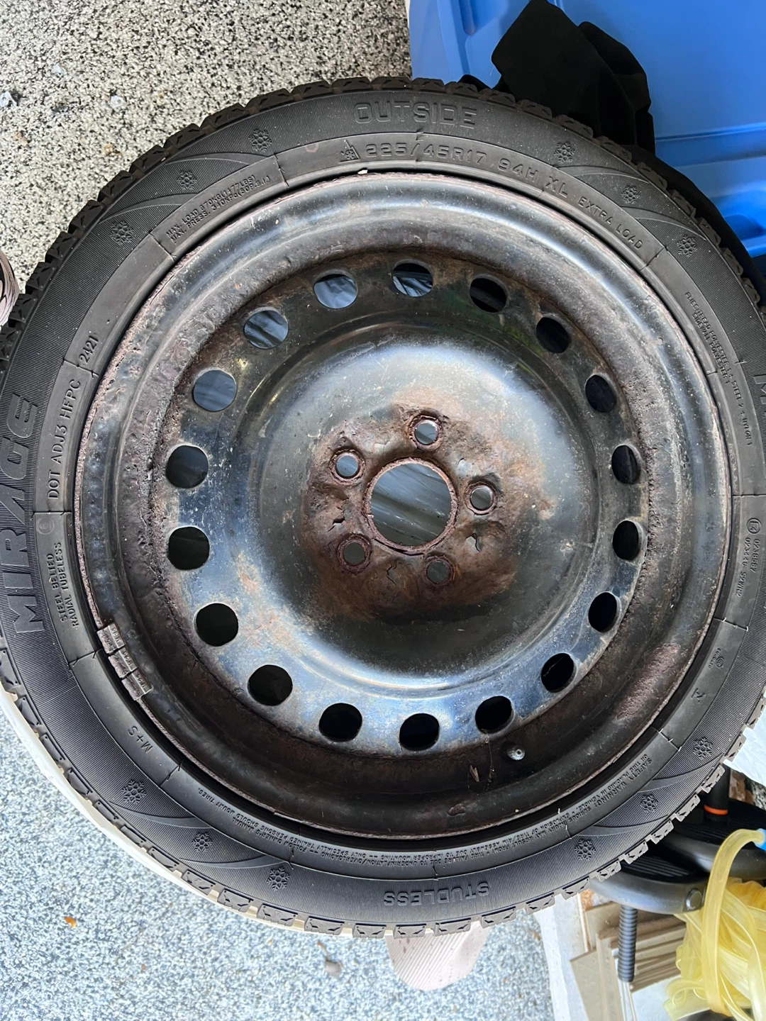4 Mirage MR-W562 Studless Tires 225/45R17