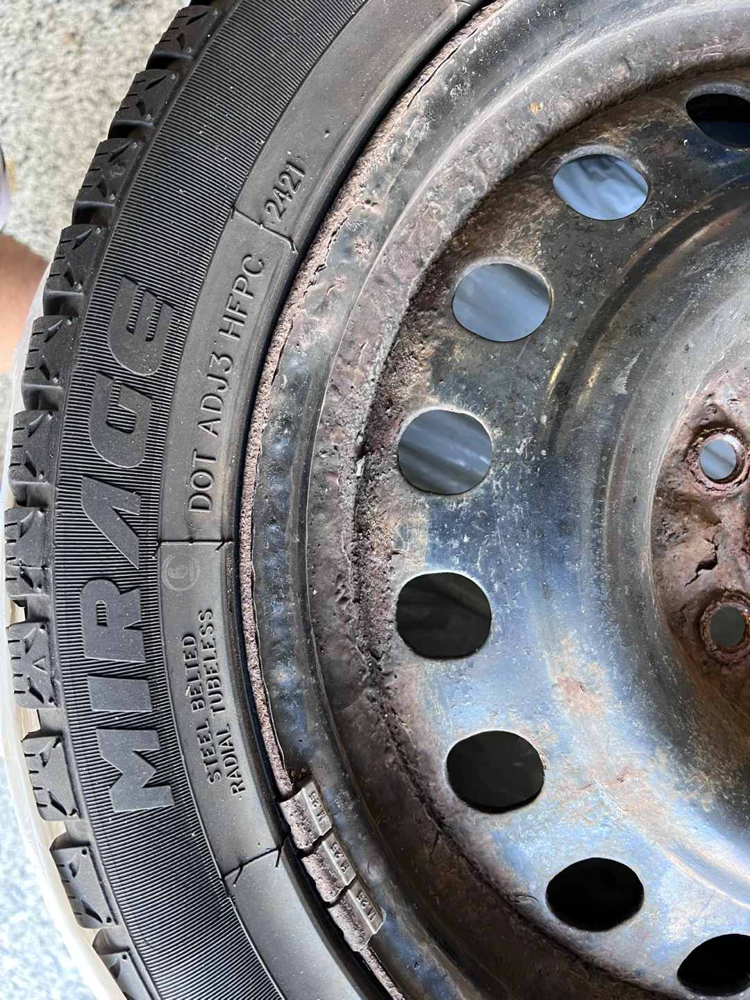 4 Mirage MR-W562 Studless Tires 225/45R17 - photo 2