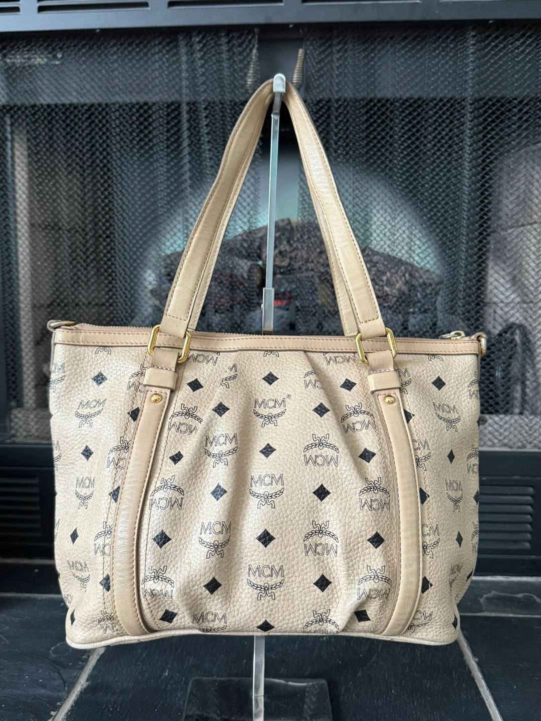 MCM Visetos Leather Tote Bag - photo 4