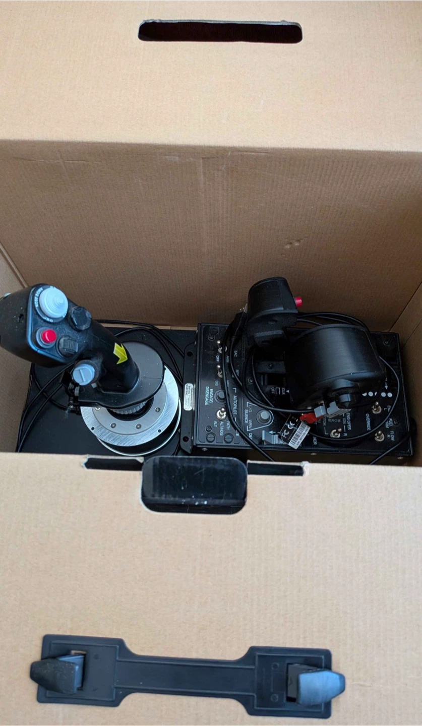 Thrustmaster Warthog HOTAS - photo 2