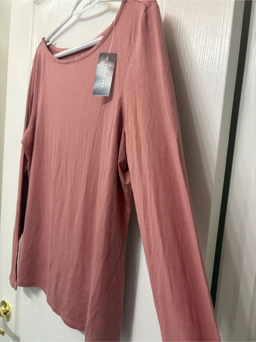 New Suzy Shier long sleeved top fits M - photo 4