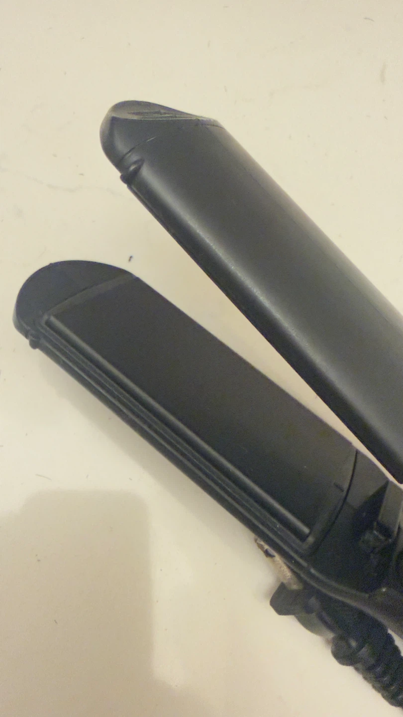BaByliss PRO hair straightener - photo 2