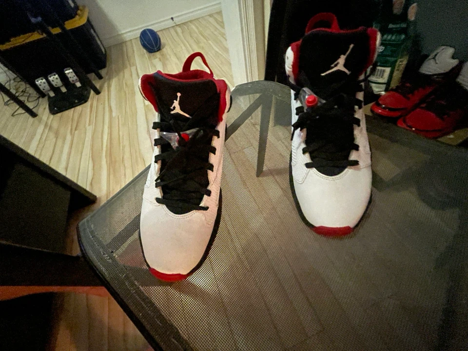 Jordan Sneakers White and Red