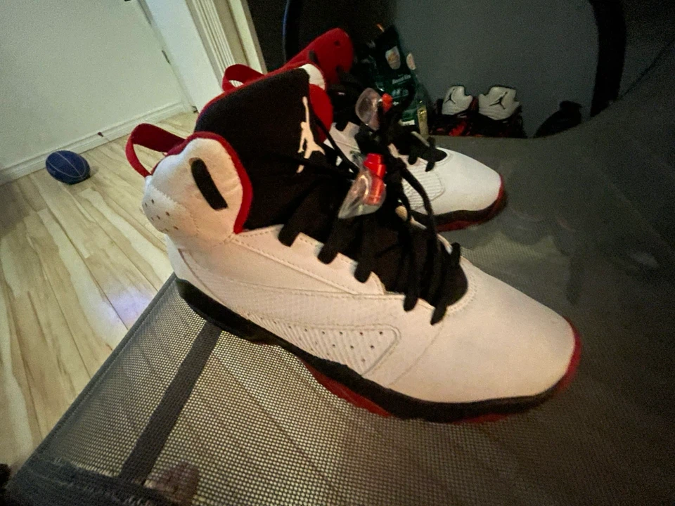 Jordan Sneakers White and Red - photo 2