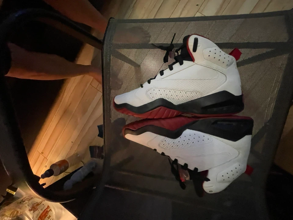 Jordan Sneakers White and Red - photo 3