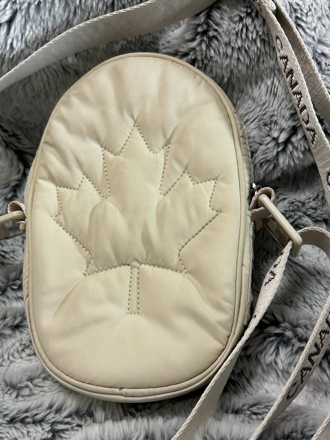 Lululemon Team Canada Crossbody Bag - photo 2