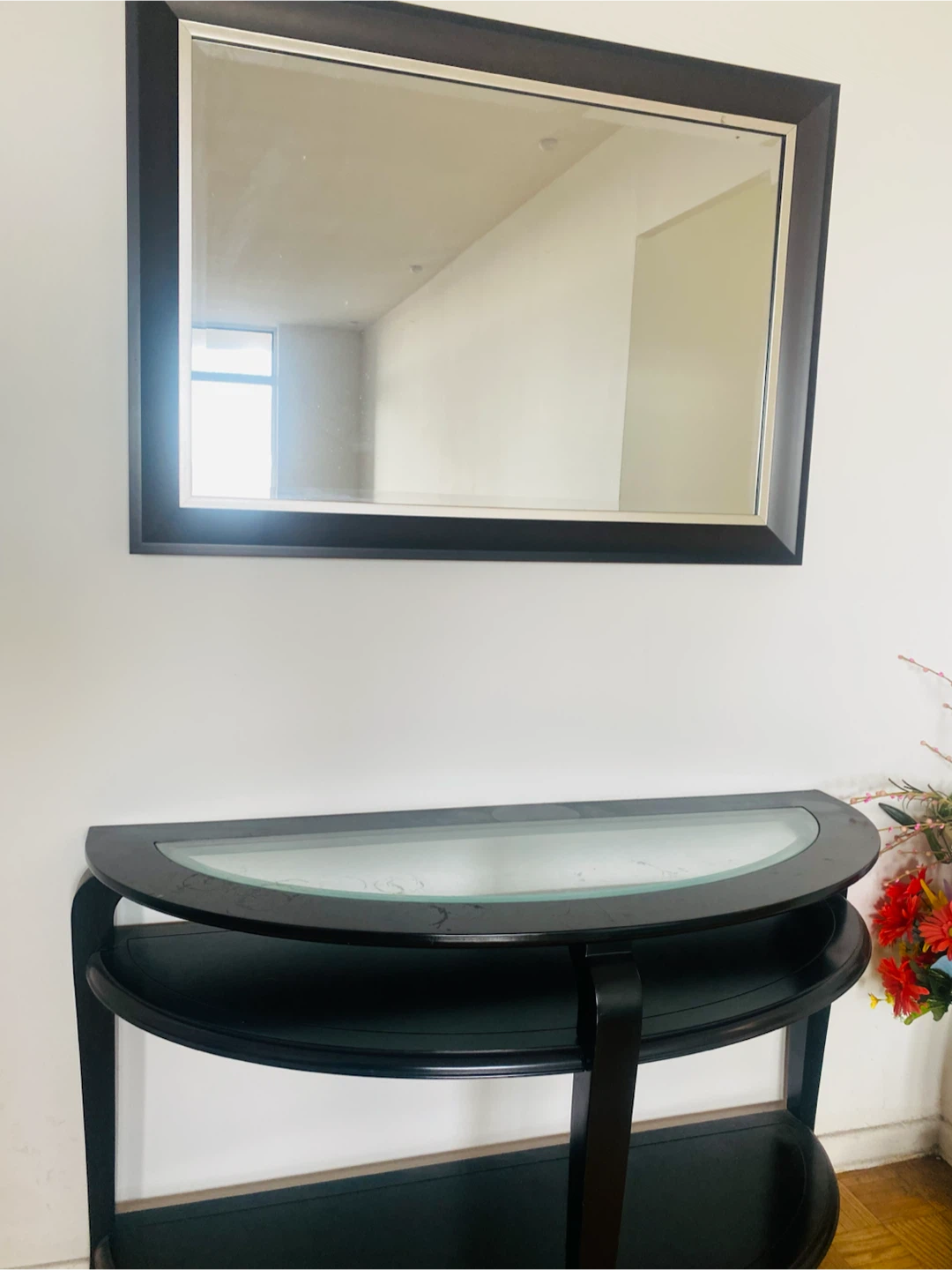 Solid wood console table with mirror; like new, no scratches. - photo 2
