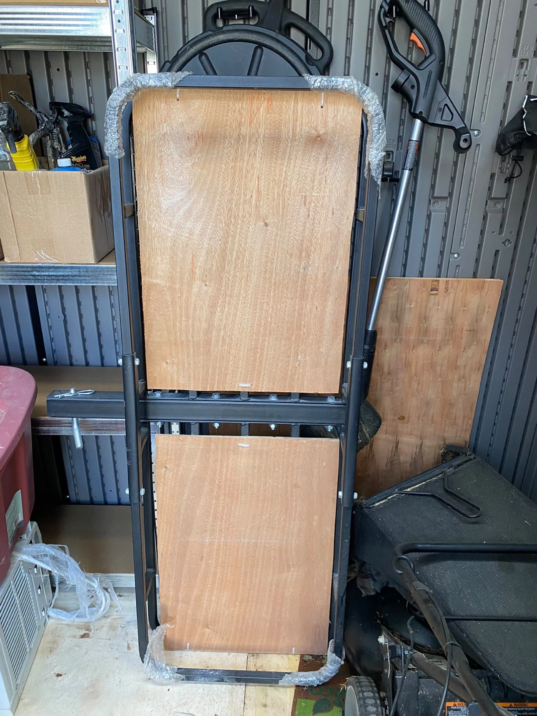 Hitch-mounted cargo carrier