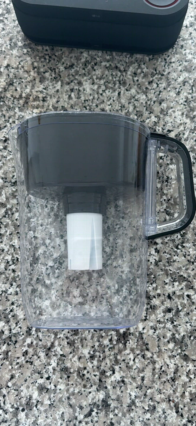 Water Filtration Pitcher - photo 2