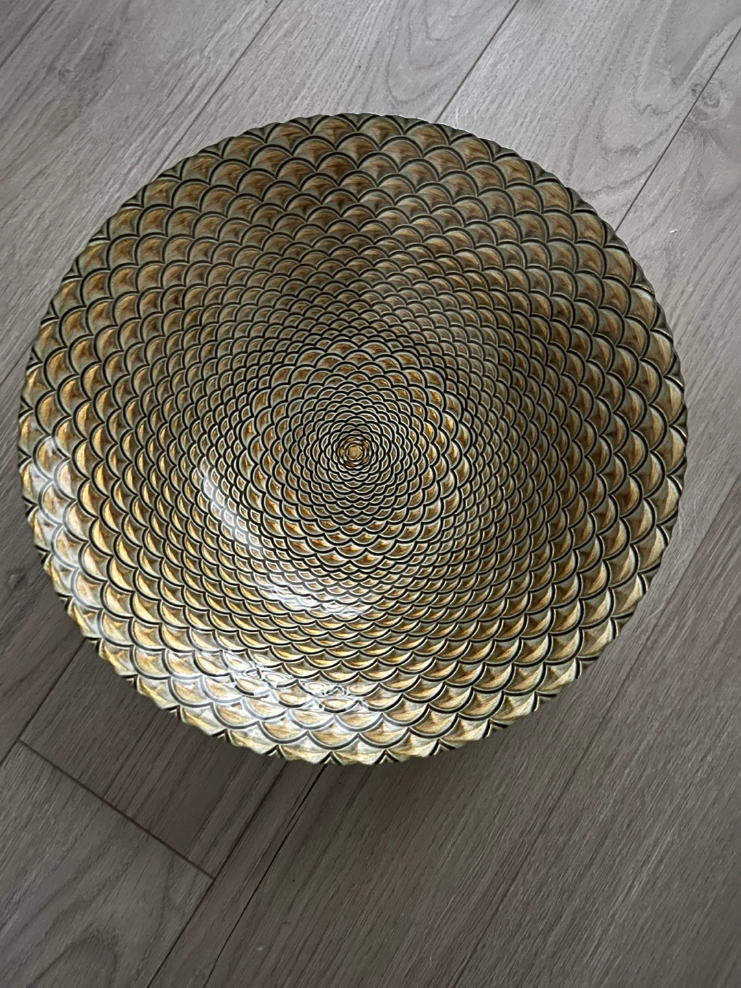 Decorative Scalloped Pattern Bowl