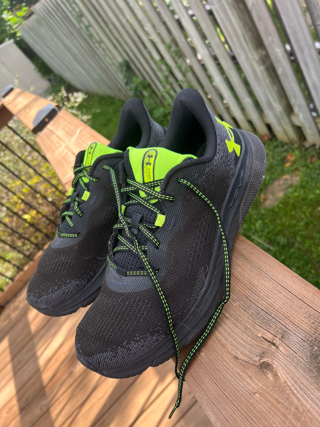 Mens Under Armour Shoes - Size 10 - photo 2