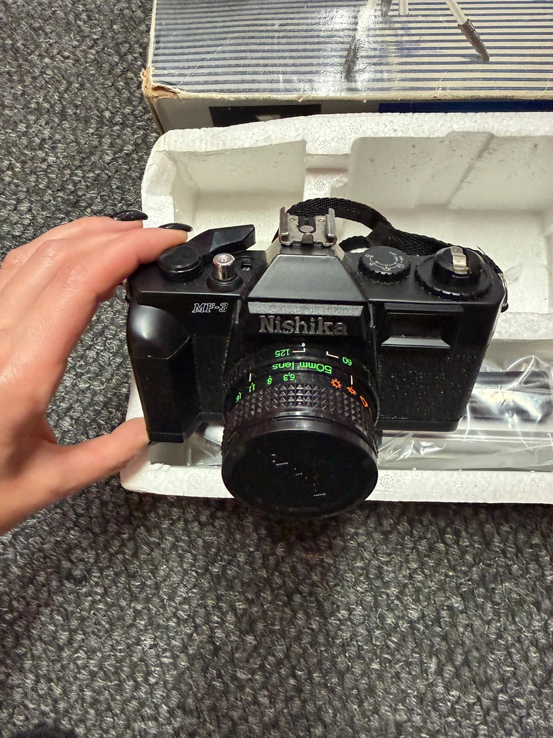Nishika MF-3 35mm Camera 5-Piece Outfit - photo 5