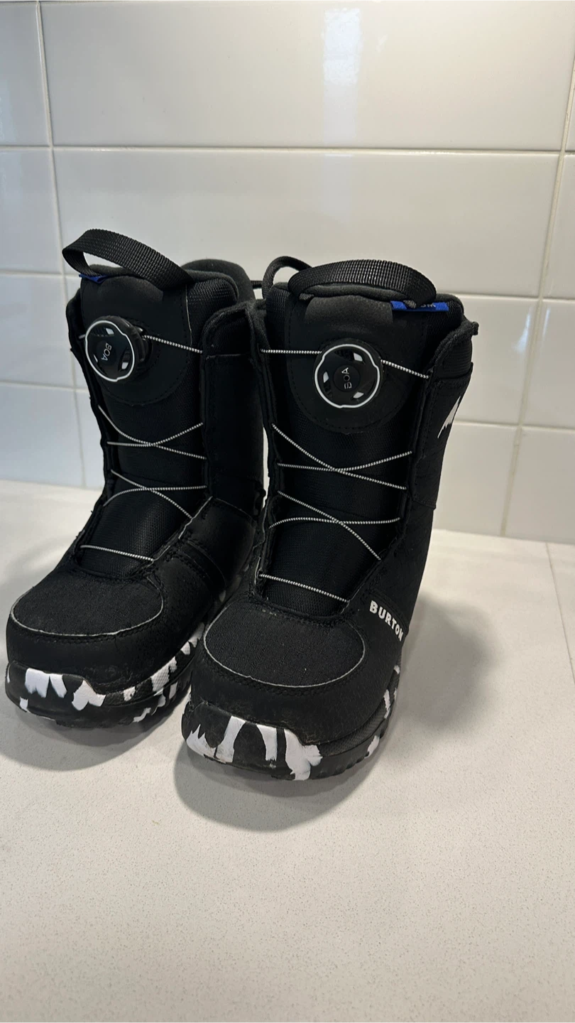 Burton KIDS' GROM BOA SNOWBOARD BOOTS Size 3K - photo 2