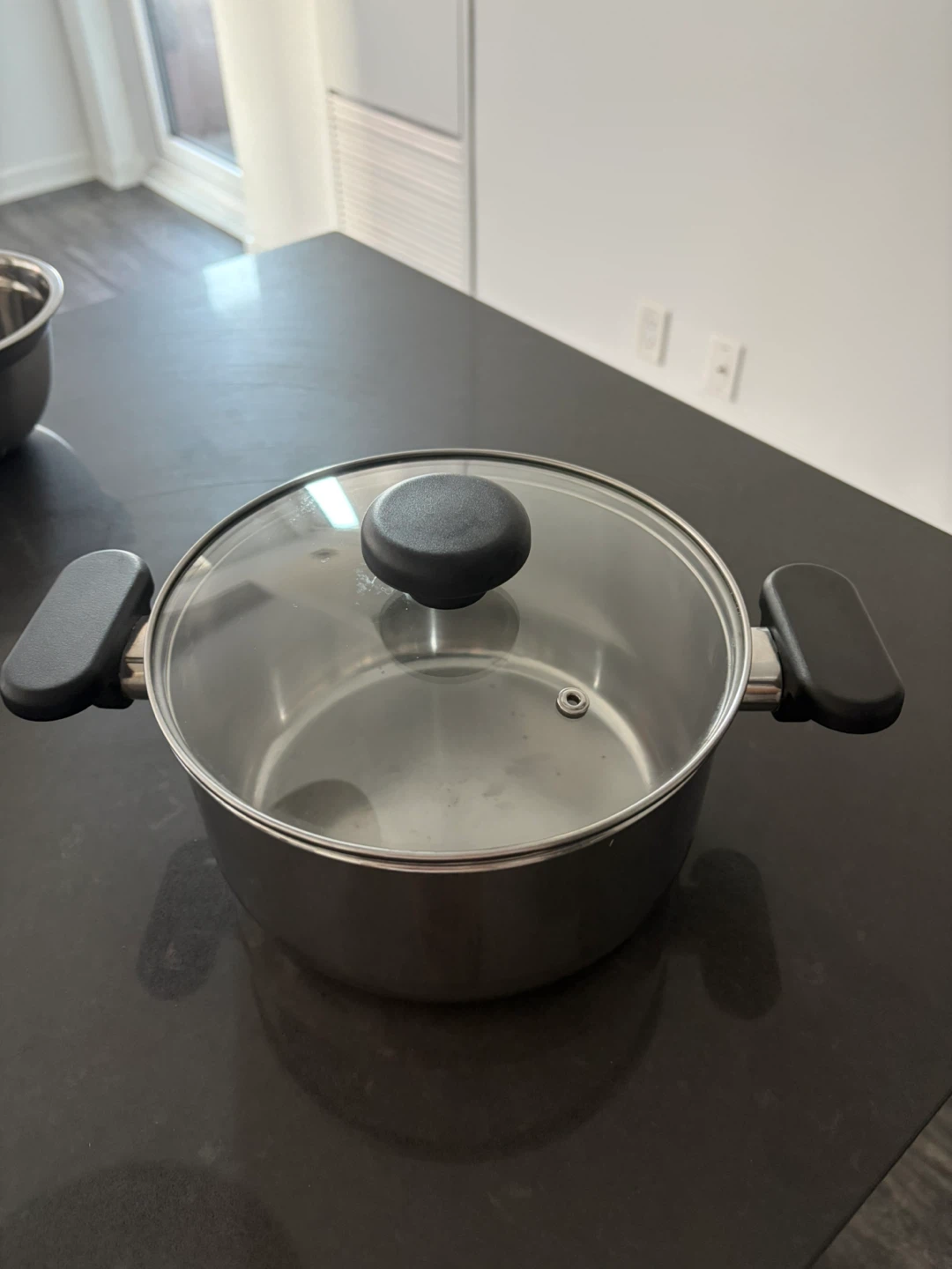 Plates set + pan + pot + mini mixing bowl - photo 4