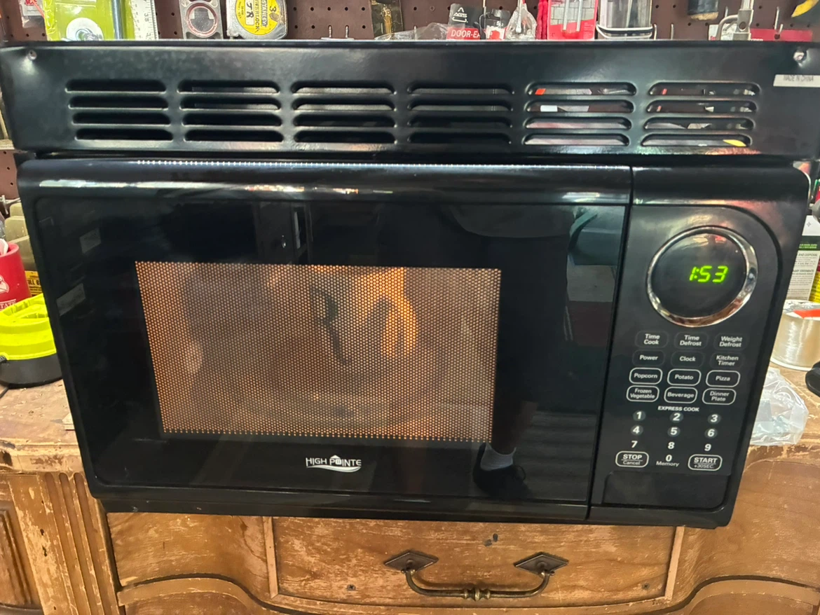 High Pointe EM925RCW Microwave