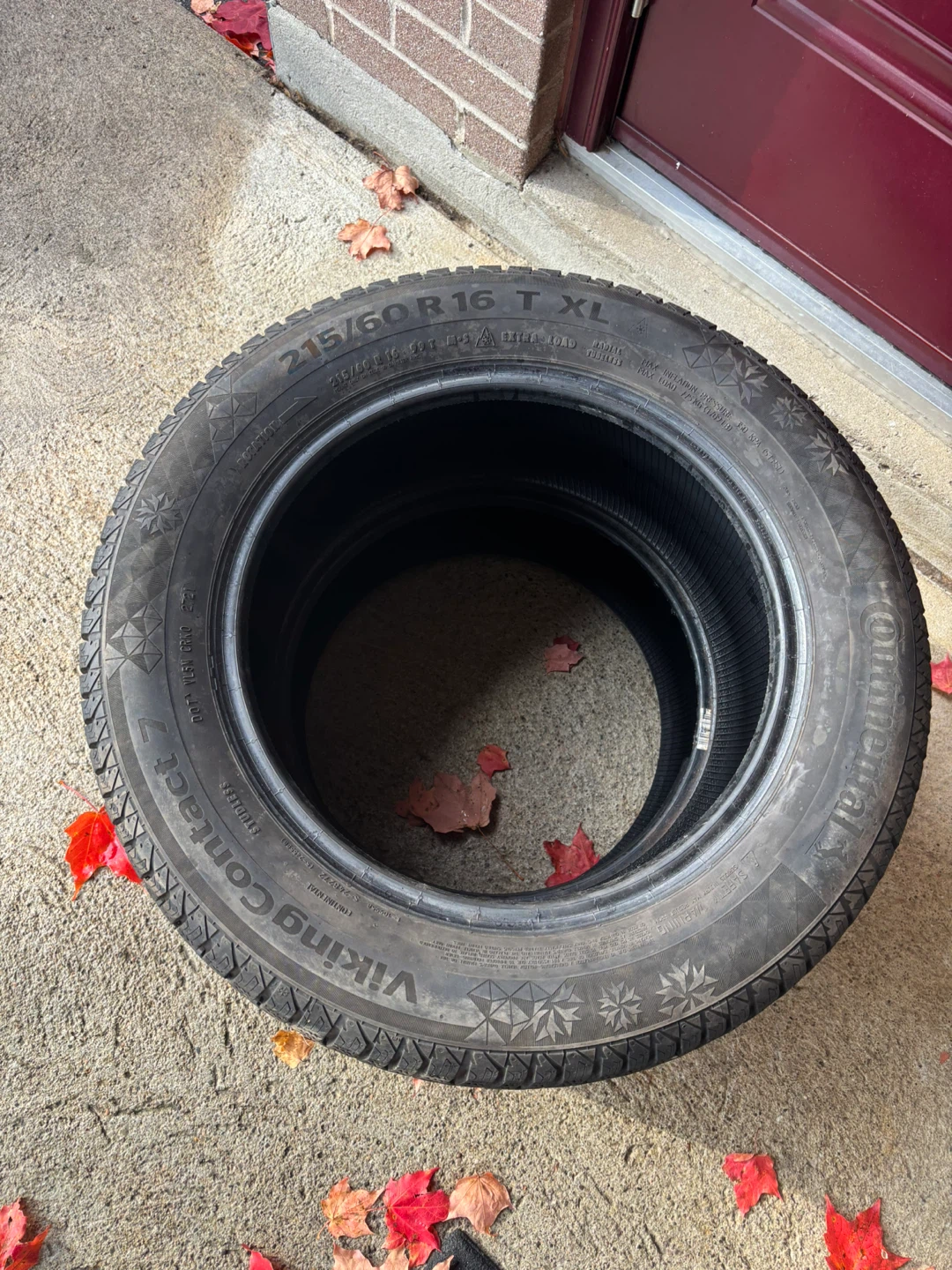 2 Continental VikingContact 7 Winter Tires – 215/60R16