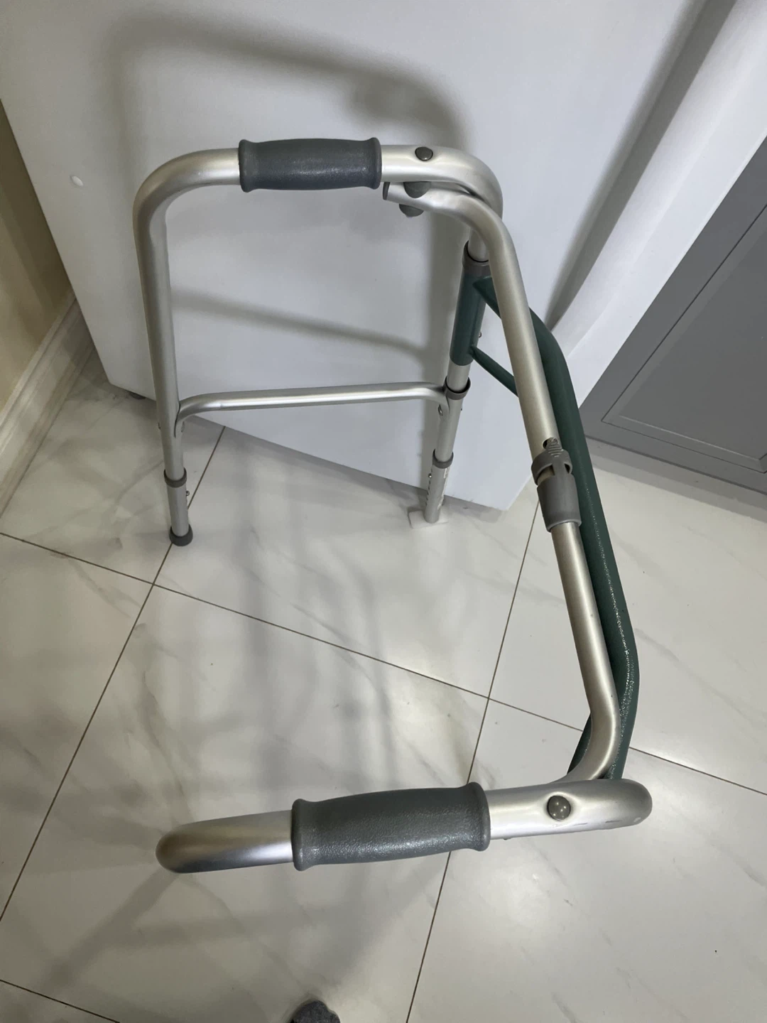folding walker & delivery - photo 3