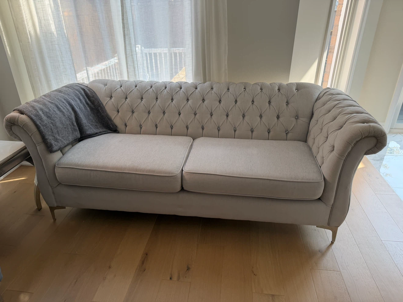 Light Grey Tufted Chesterfield Sofa