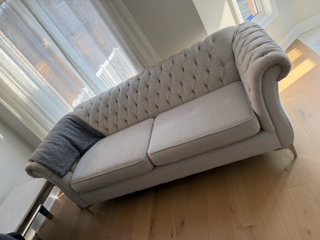 Light Grey Tufted Chesterfield Sofa - photo 3