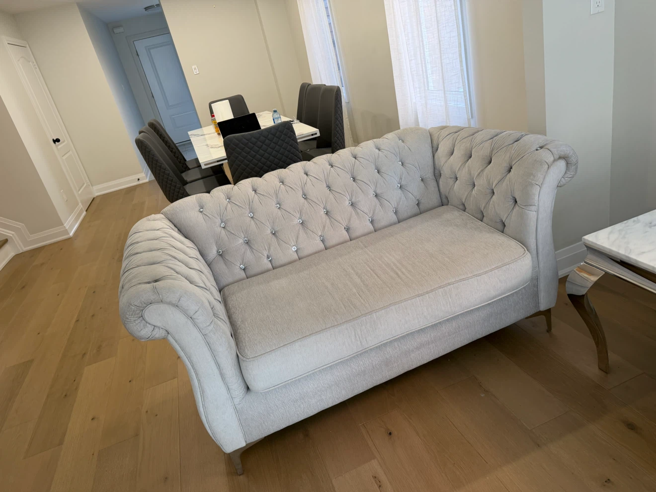 Tufted Light Grey Love Seat - photo 2