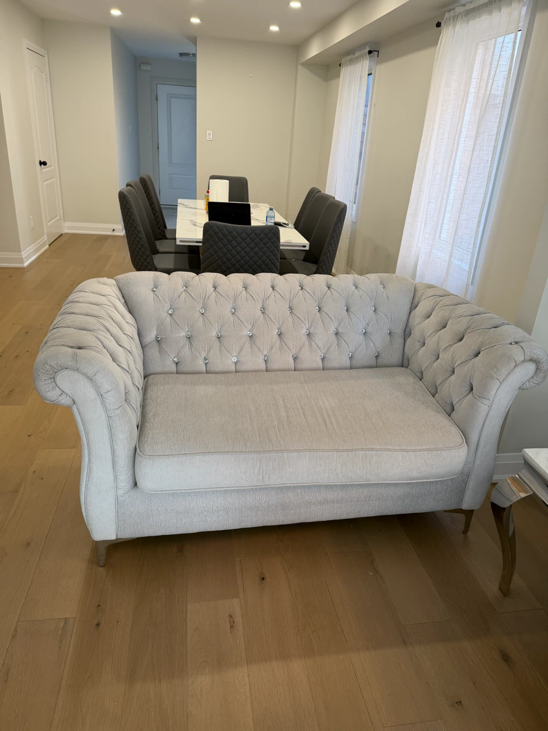 Tufted Light Grey Love Seat - photo 3