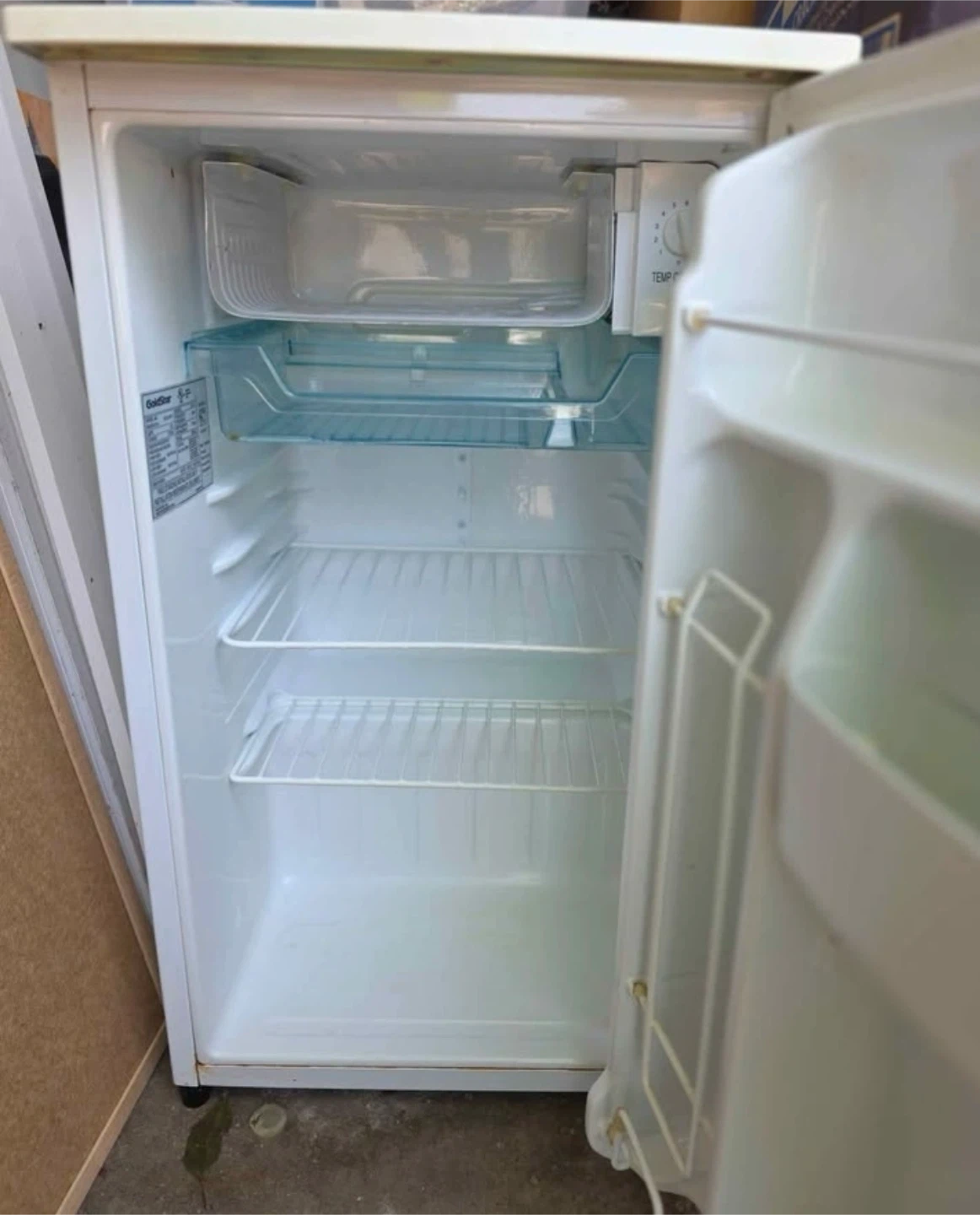 GoldStar Compact Bar Fridge - photo 2