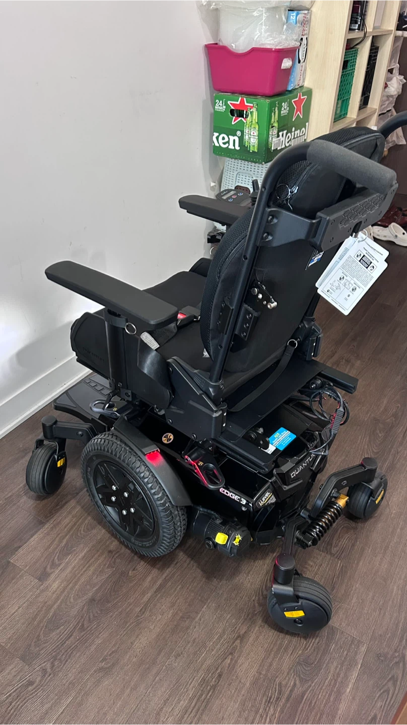 Power wheelchair- brand new. - photo 3