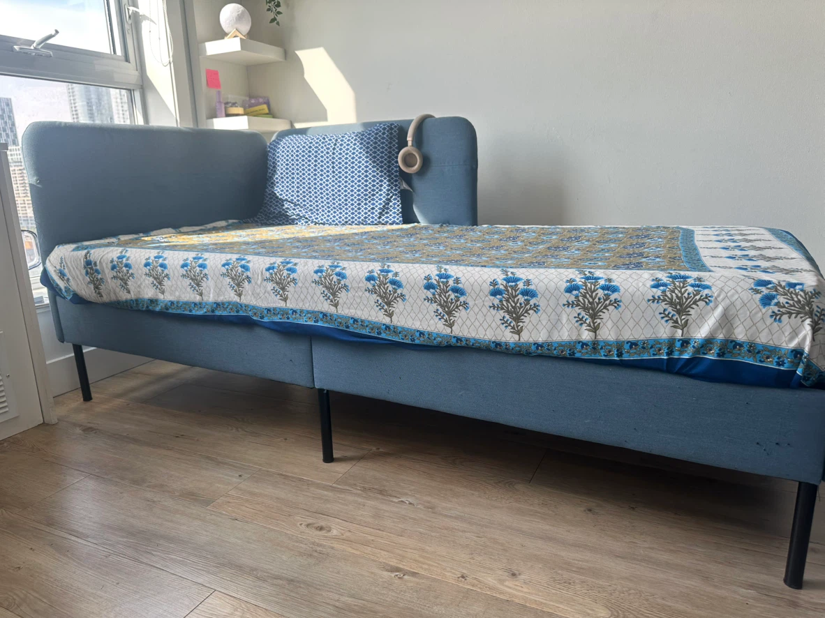 IKEA twin Daybed with matress - photo 2