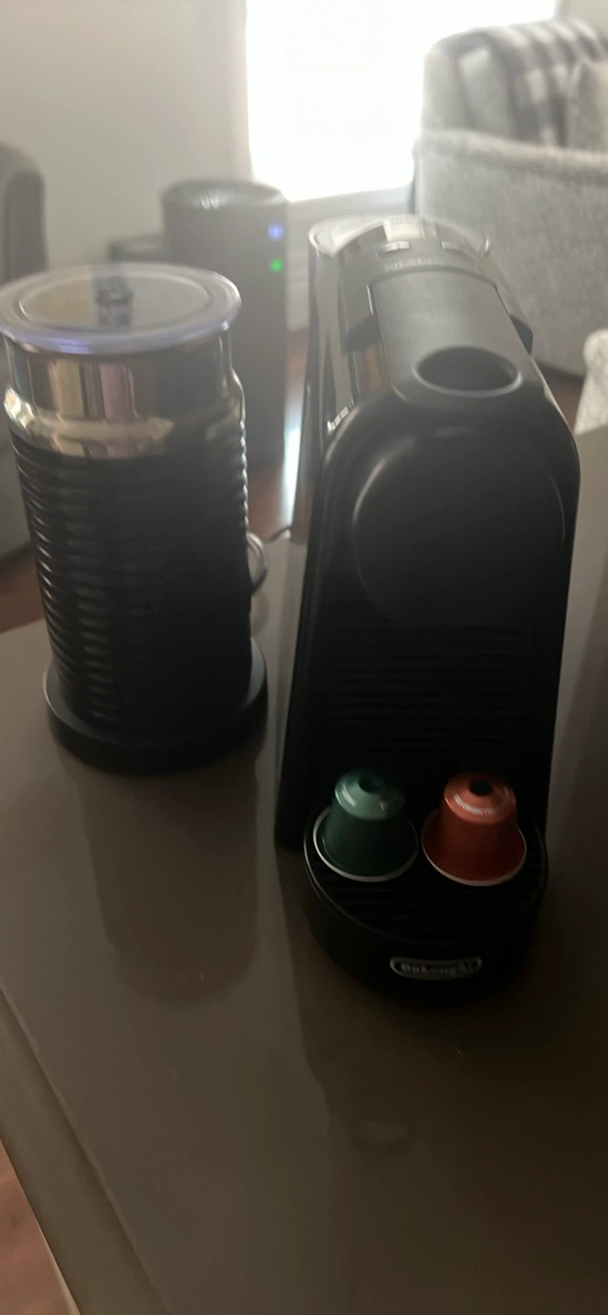DeLonghi Nespresso Coffee Machine and Milk Frother