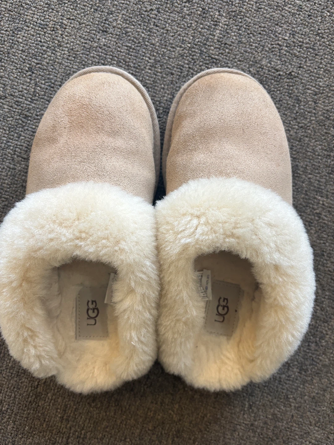 Ugg slippers women size 5 or youth size 3 - photo 2
