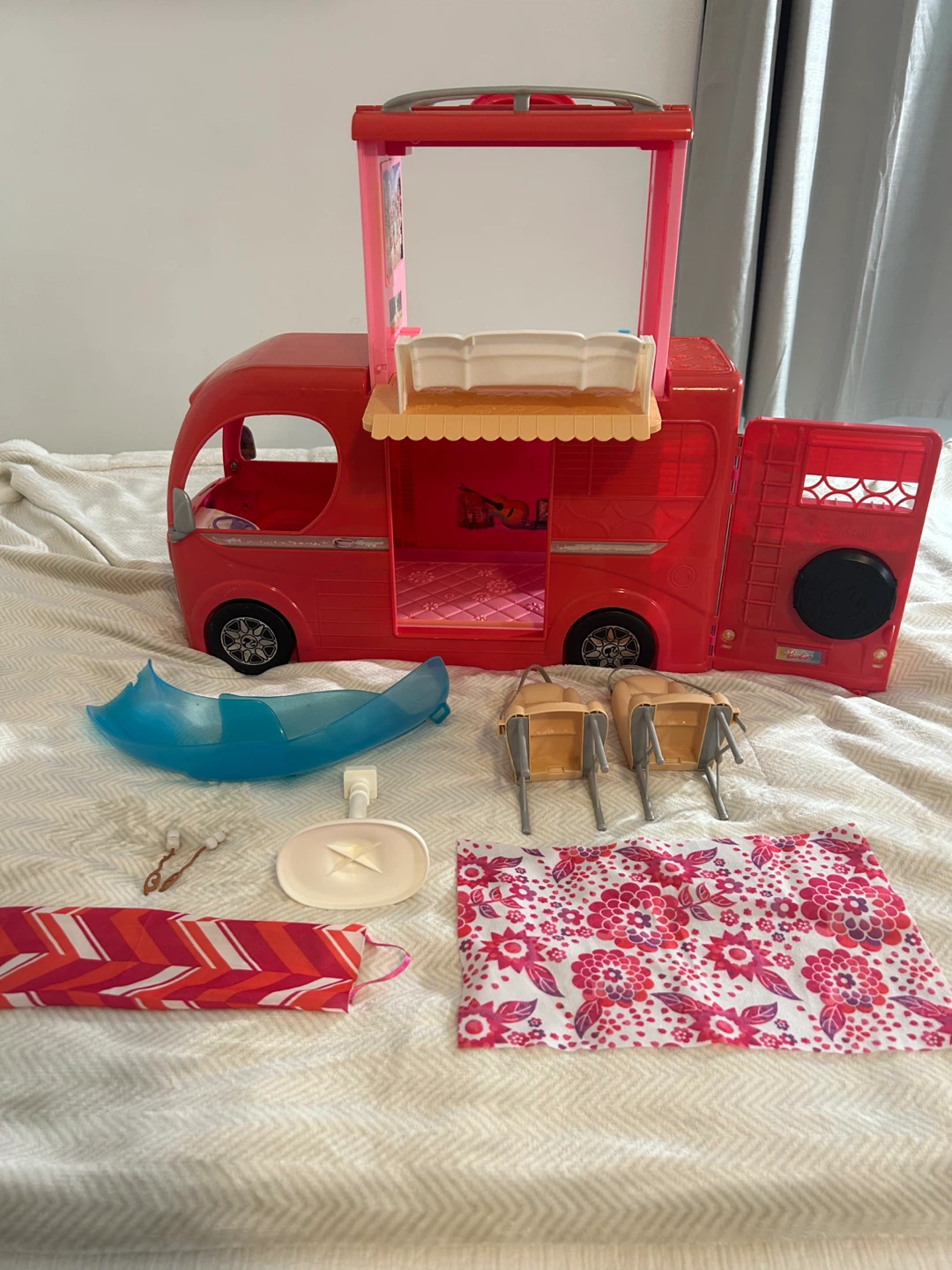 Barbie DreamCamper Playset - photo 2