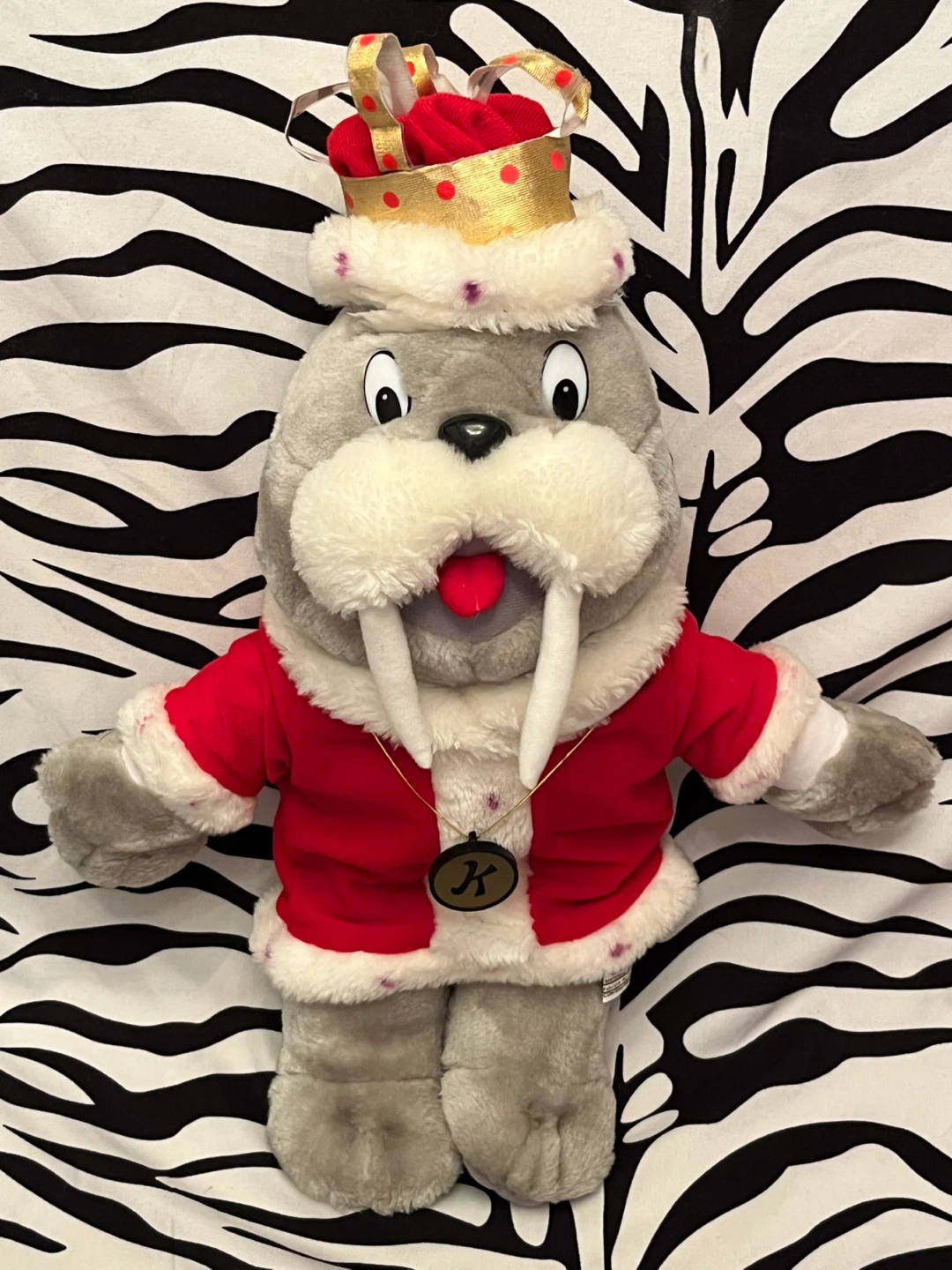 👑 Vintage King Waldorf the Walrus Marineland Canada plush toy 👑 - photo 3
