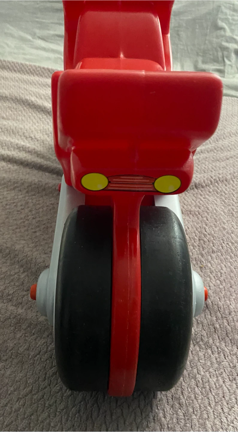 Step2 Kids Motorcycle Ride-On - photo 3
