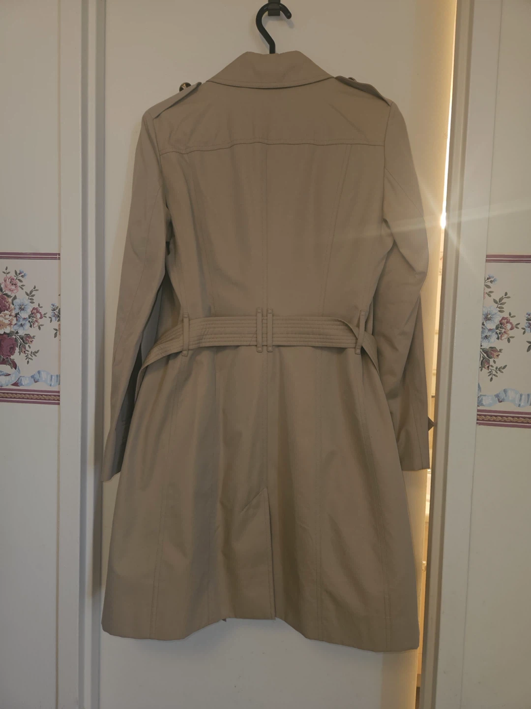 Burberry Classic Trench Coat - photo 2