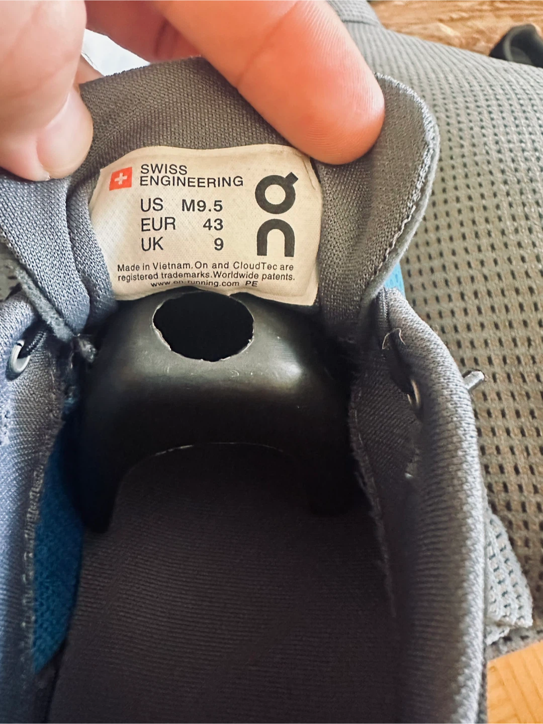 On Running Shoes, Size US 9.5 - photo 4