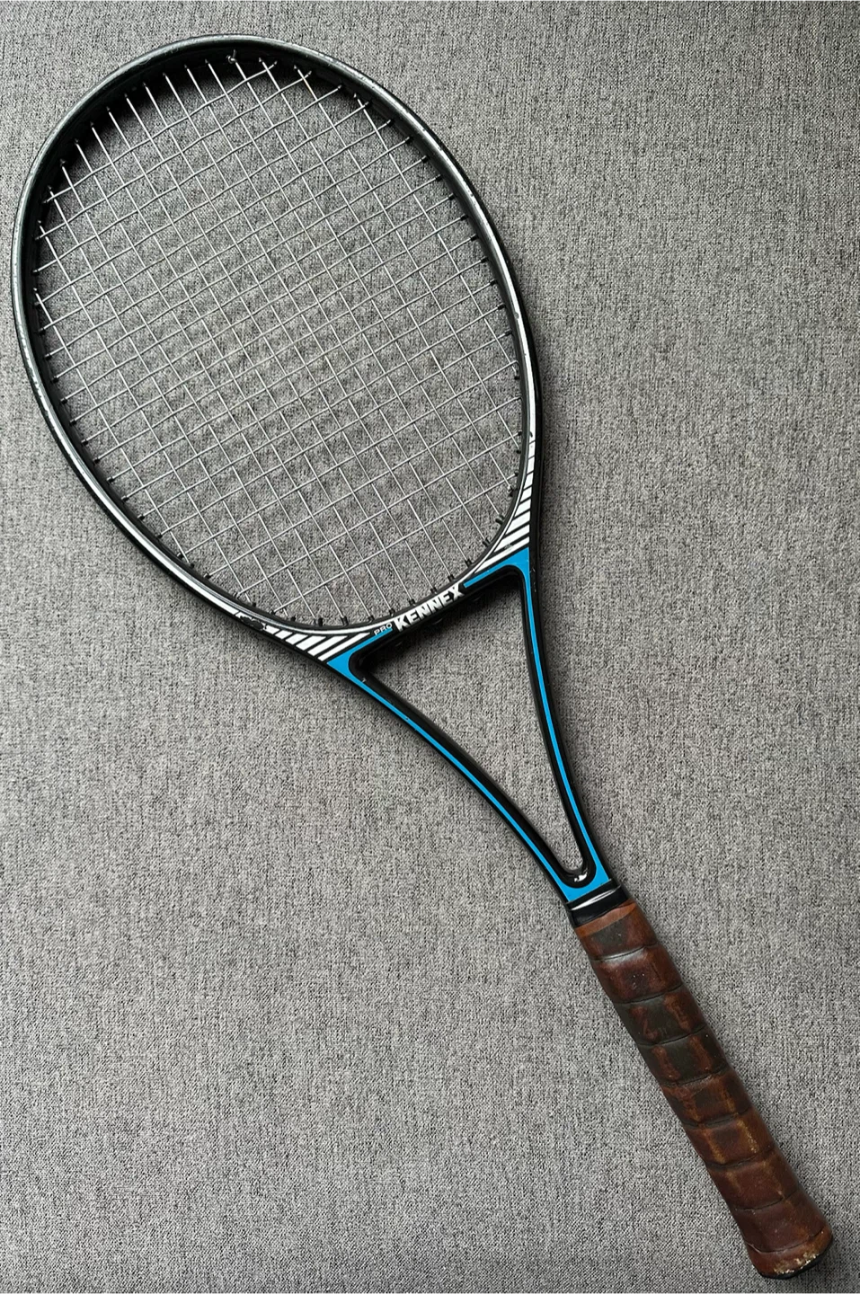 Tennis racket