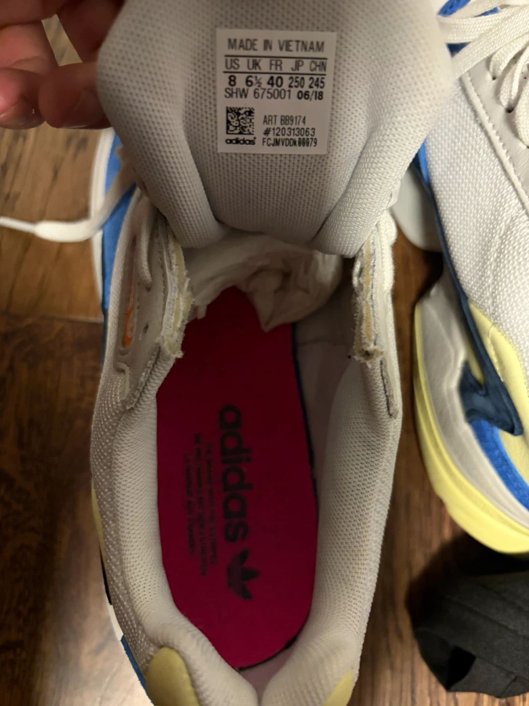 Adidas Falcon Women's Sneakers Size 8 - photo 2