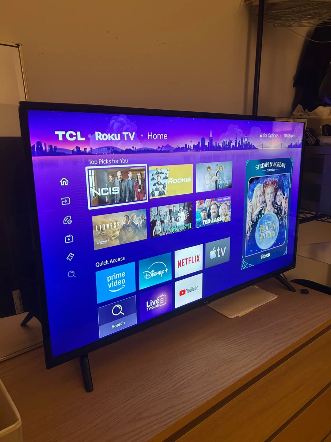 TCL Roku Smart TV 40” - photo 2