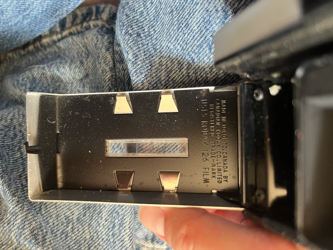 Vintage Kodak Instamatic 104 Camera - photo 4