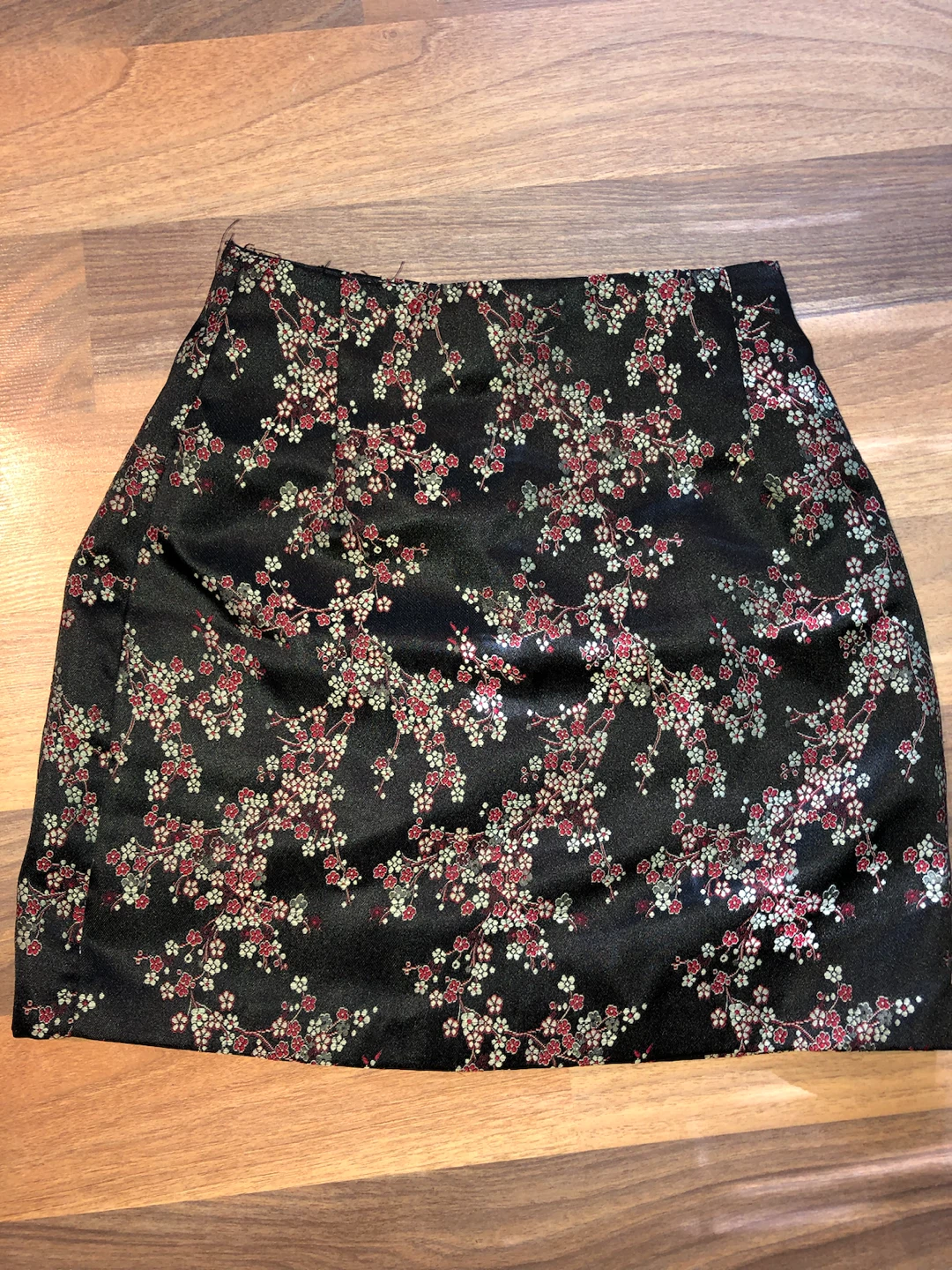 Vintage Asian-inspired mini skirt