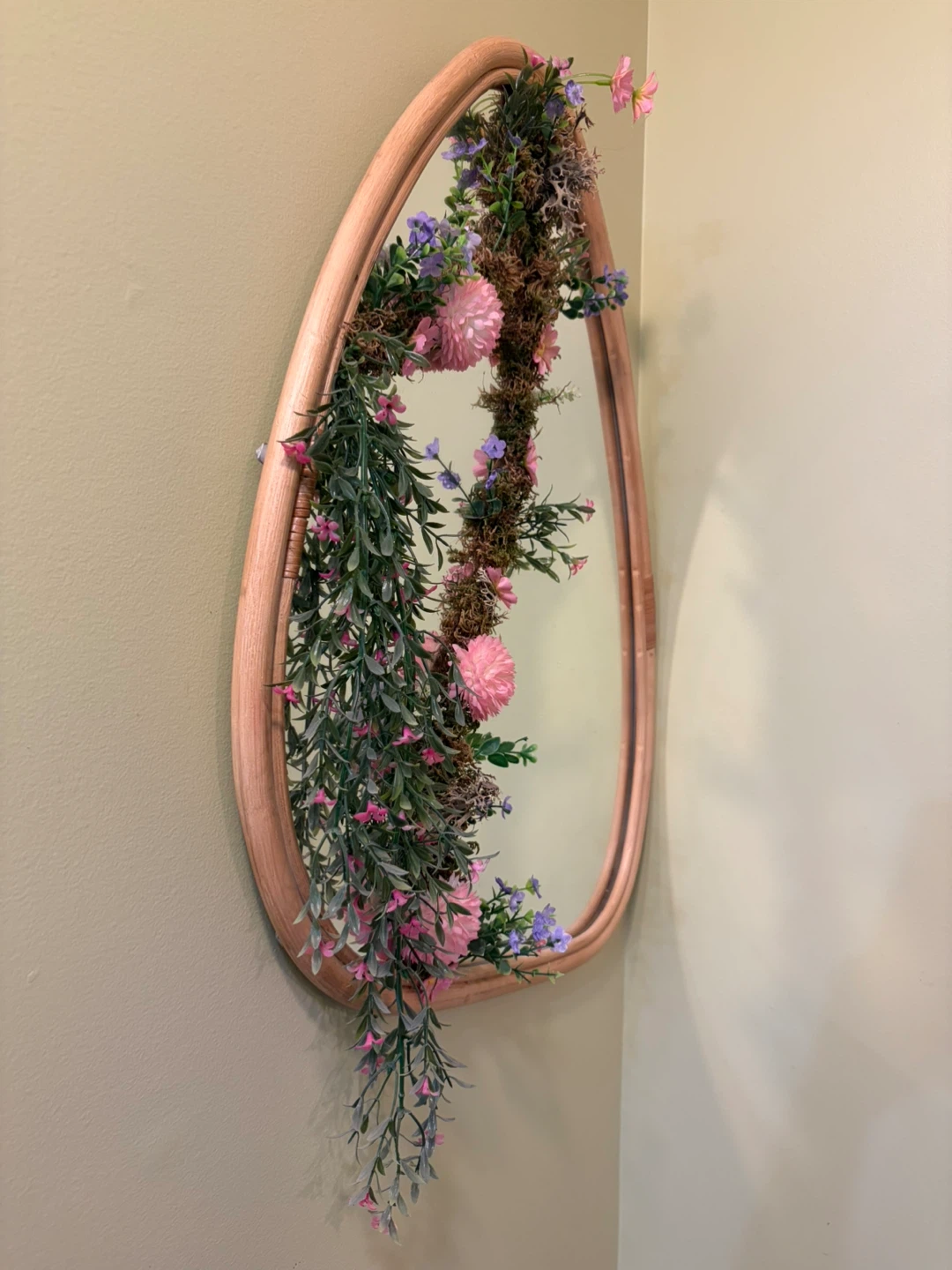 Decorative Floral Rattan Mirror - photo 2
