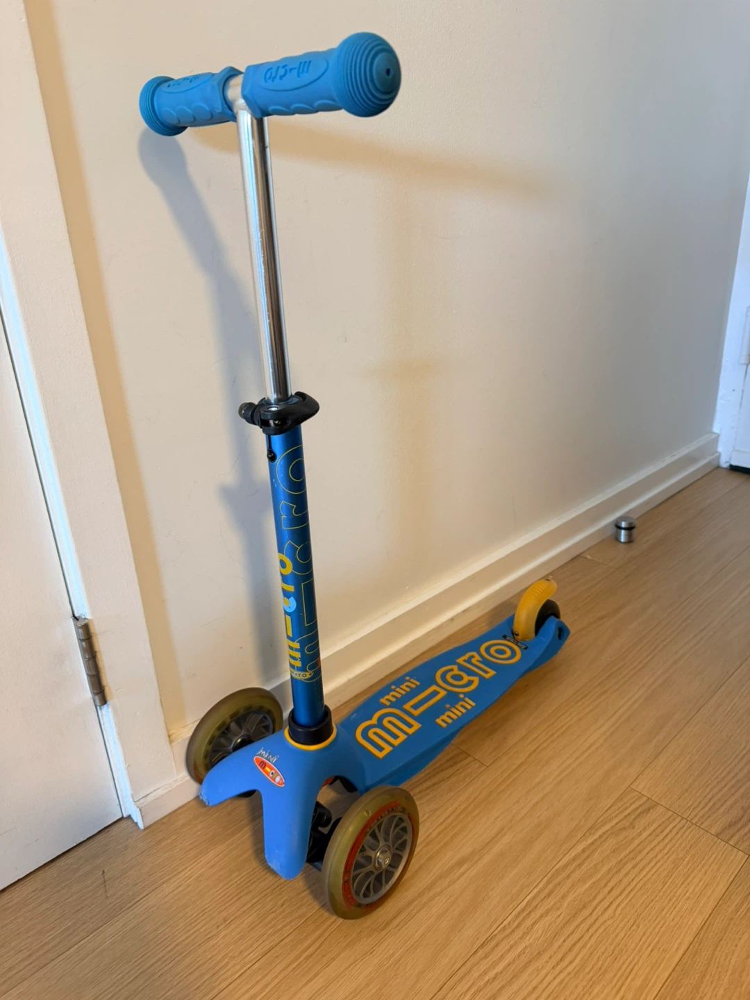 Mini Micro Kick Scooter 2 - Blue + Yellow & Light Blue - photo 2