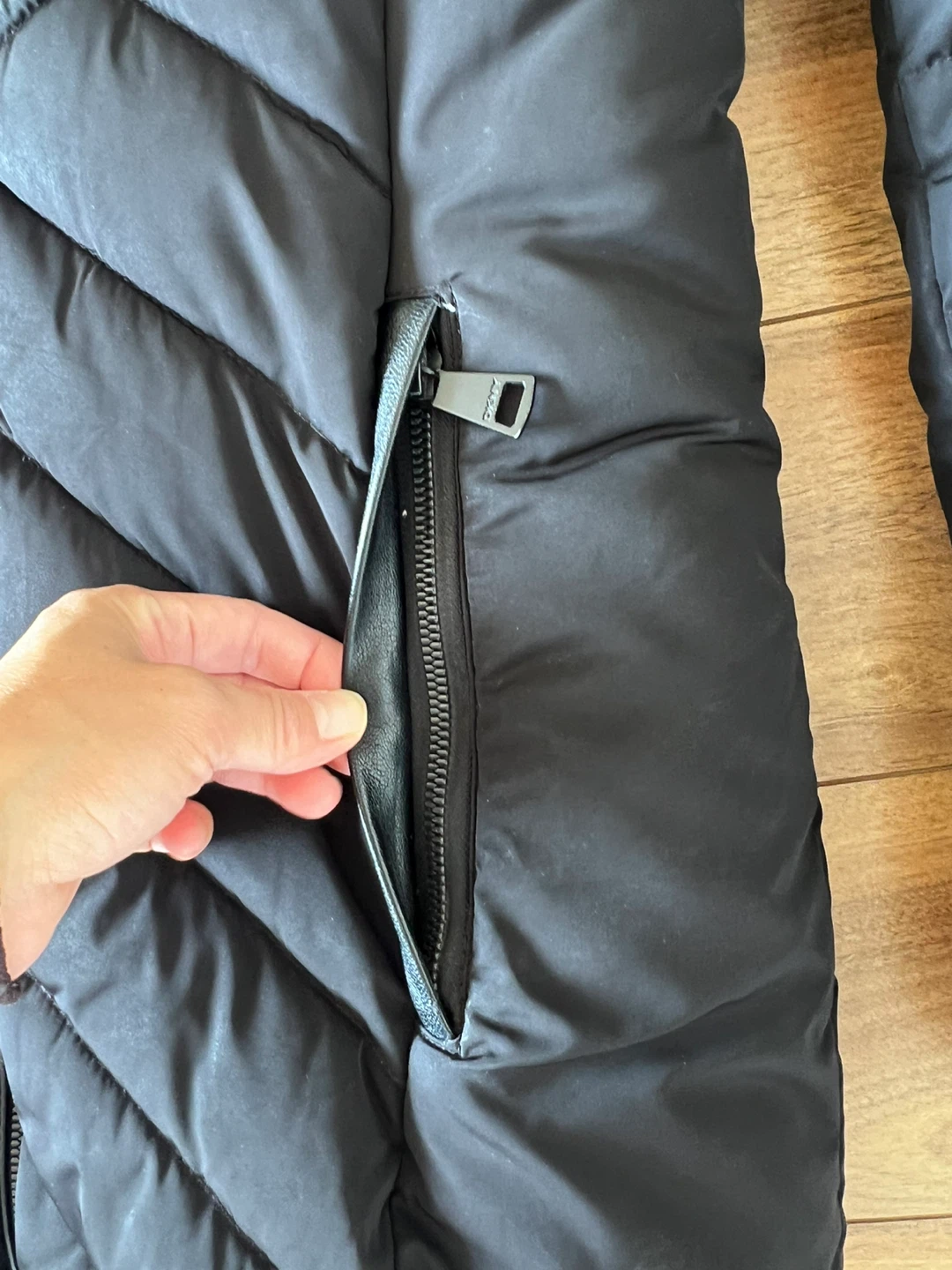 DKNY Puffer Jacket Black - photo 3